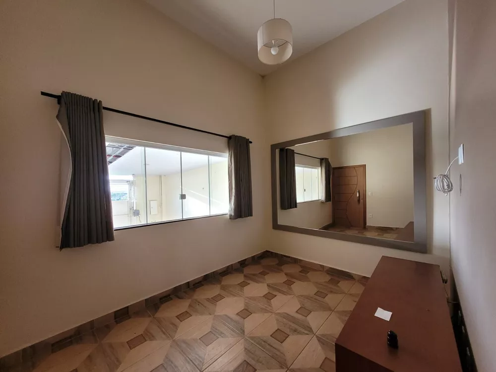 Casa à venda com 3 quartos, 300m² - Foto 2