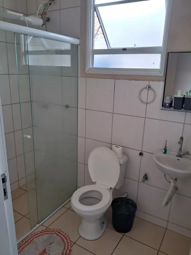 Casa à venda com 3 quartos, 187m² - Foto 1