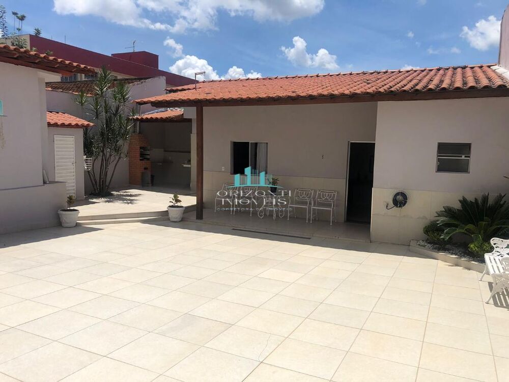 Casa, 5 quartos, 309 m² - Foto 1