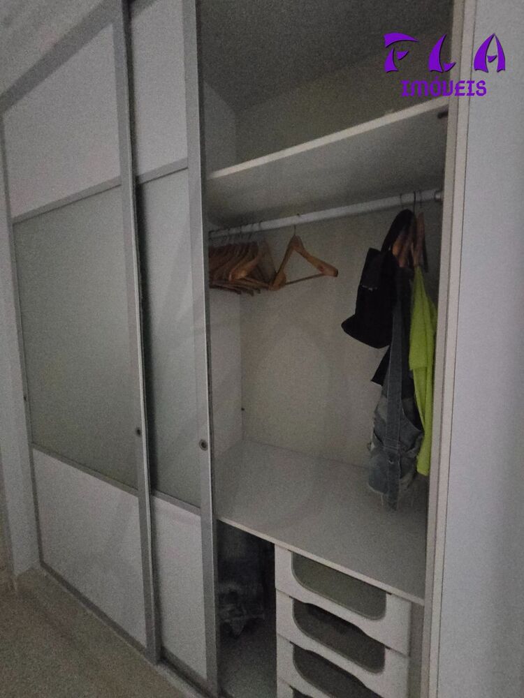 Apartamento à venda com 3 quartos, 186m² - Foto 2