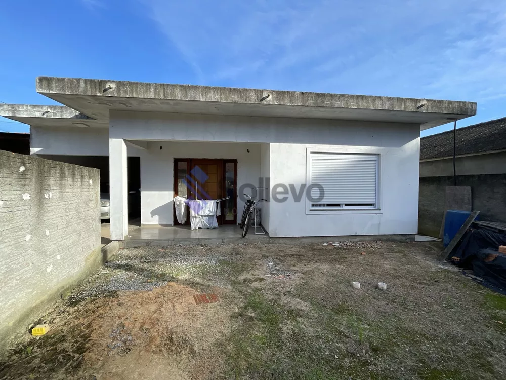 Casa à venda com 2 quartos, 130m² - Foto 1