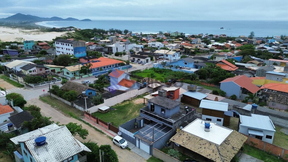 Casa à venda com 3 quartos, 150m² - Foto 3