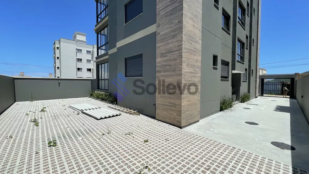 Apartamento à venda com 2 quartos, 65m² - Foto 2