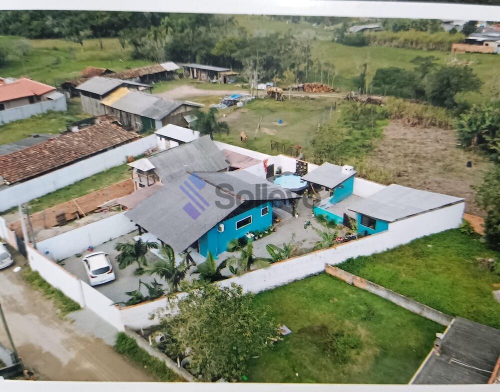 Casa à venda com 2 quartos, 73m² - Foto 1