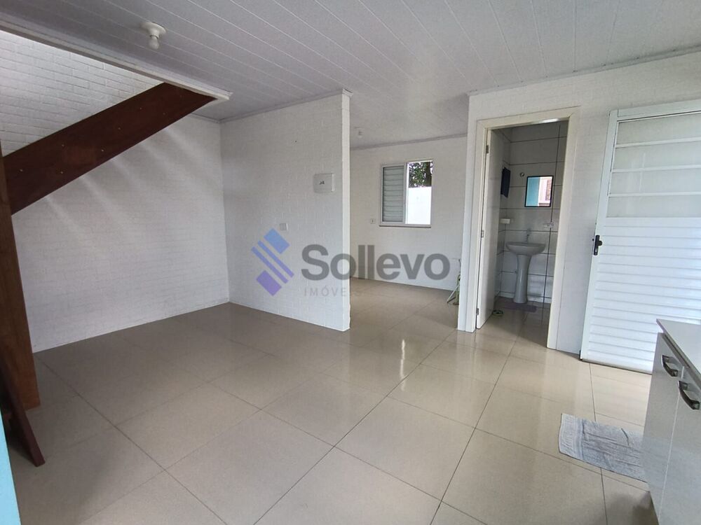 Casa à venda com 2 quartos, 60m² - Foto 9