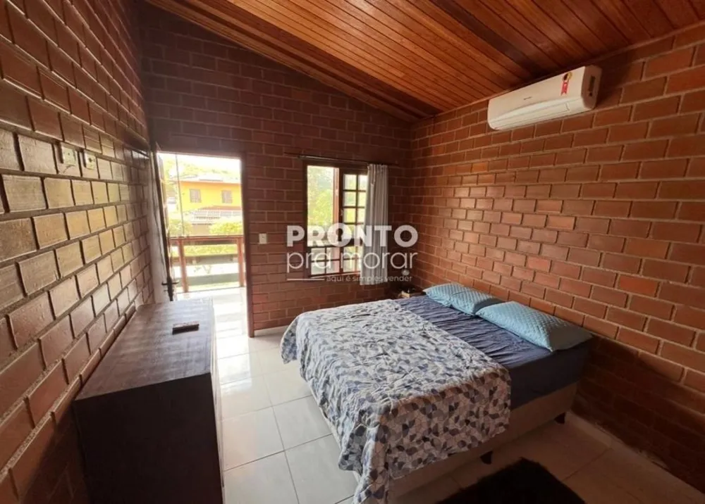 Casa, 4 quartos, 141 m² - Foto 1