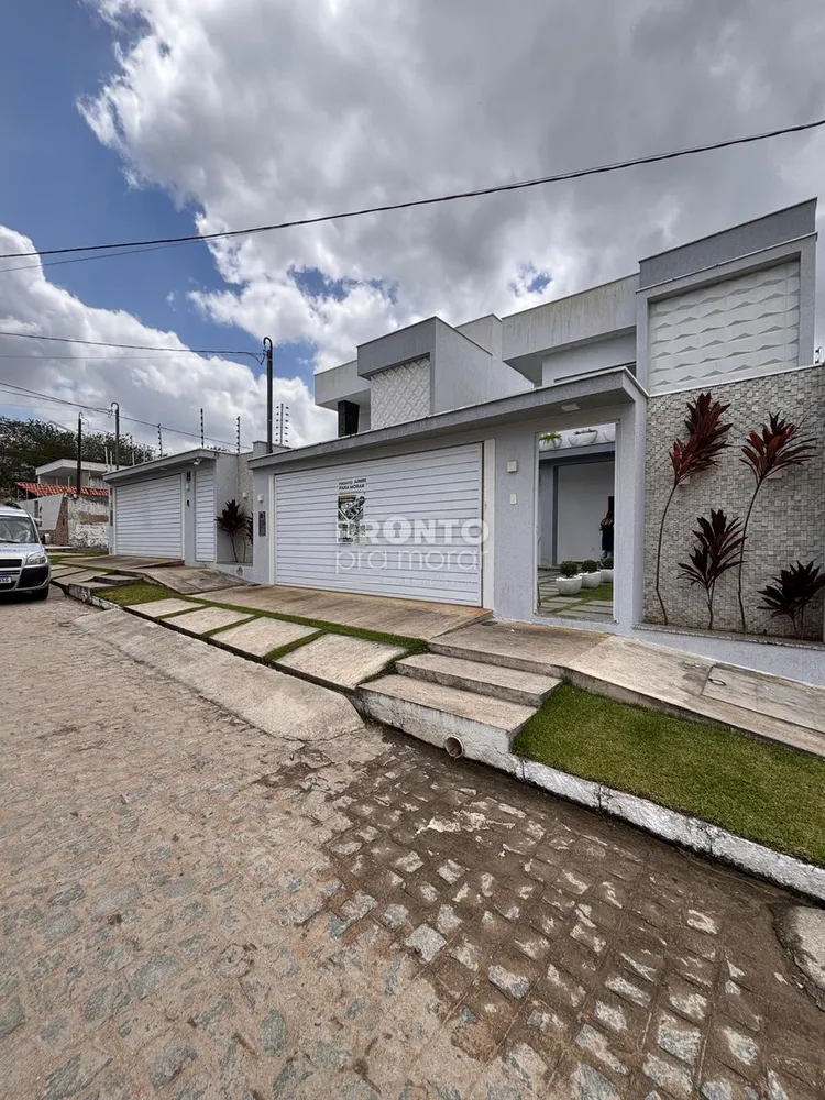 Casa, 4 quartos, 198 m² - Foto 1