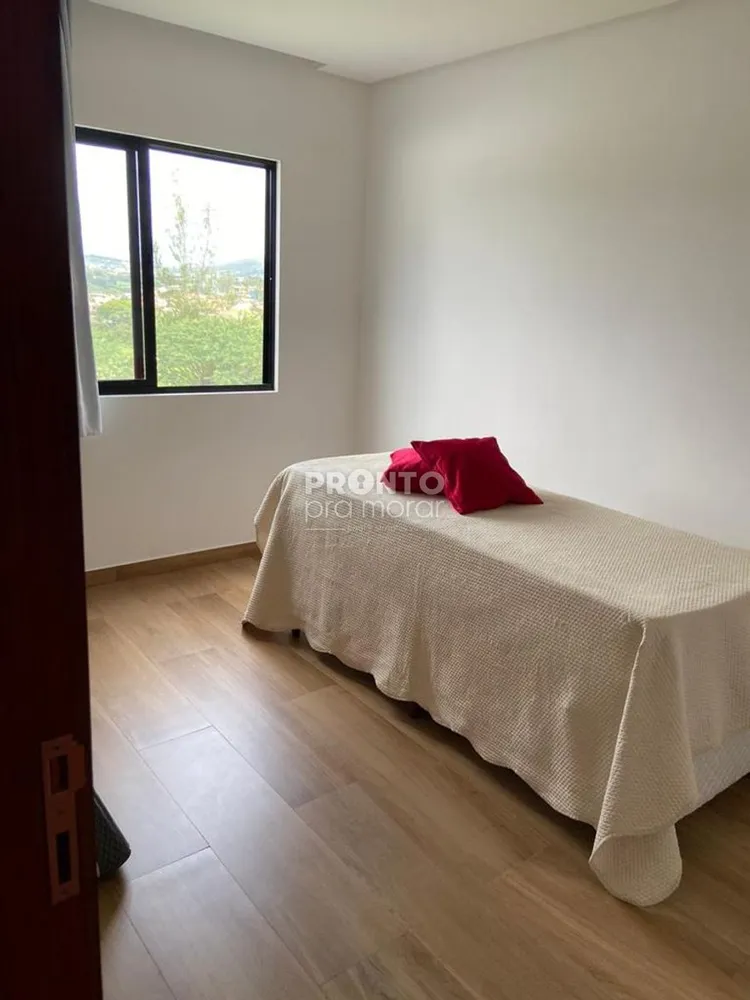 Casa, 4 quartos, 237 m² - Foto 1