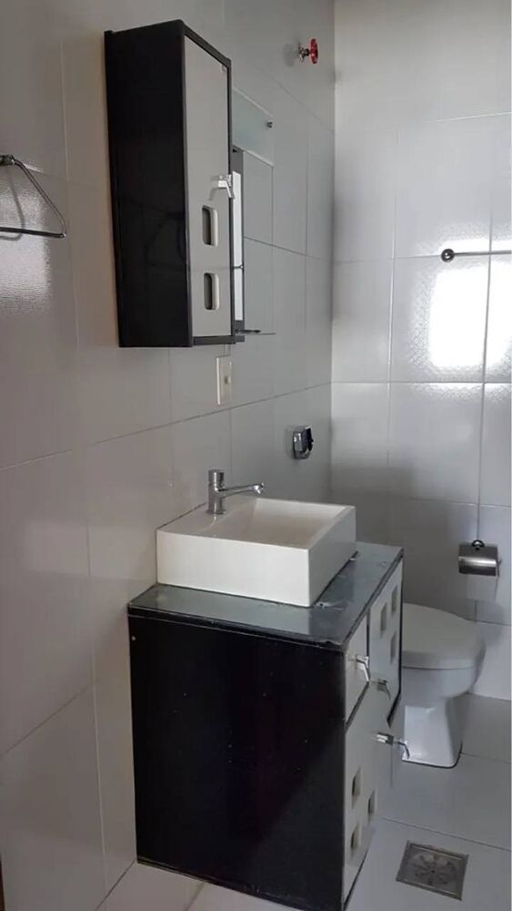 Apartamento à venda com 2 quartos, 70m² - Foto 2