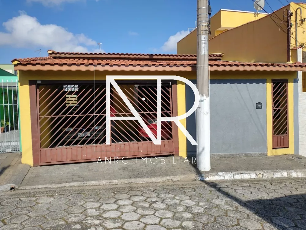 Casa à venda com 3 quartos, 200m² - Foto 1