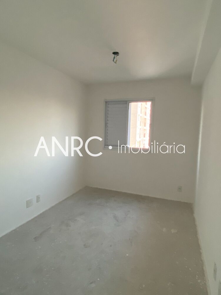 Apartamento à venda com 1 quarto, 42m² - Foto 2