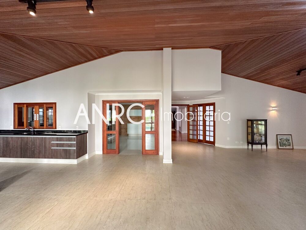 Casa à venda com 4 quartos, 530m² - Foto 6
