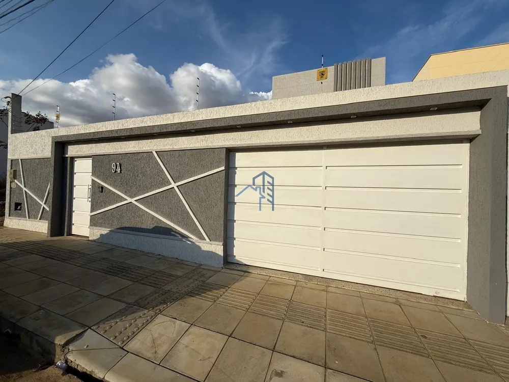 Casa, 4 quartos, 214 m² - Foto 1