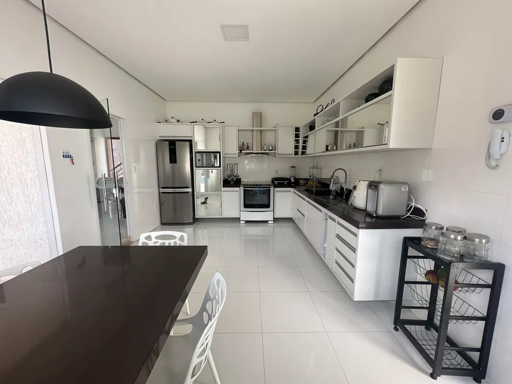 Casa, 3 quartos, 372 m² - Foto 1