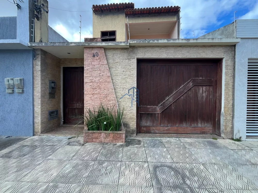 Casa, 3 quartos, 243 m² - Foto 1