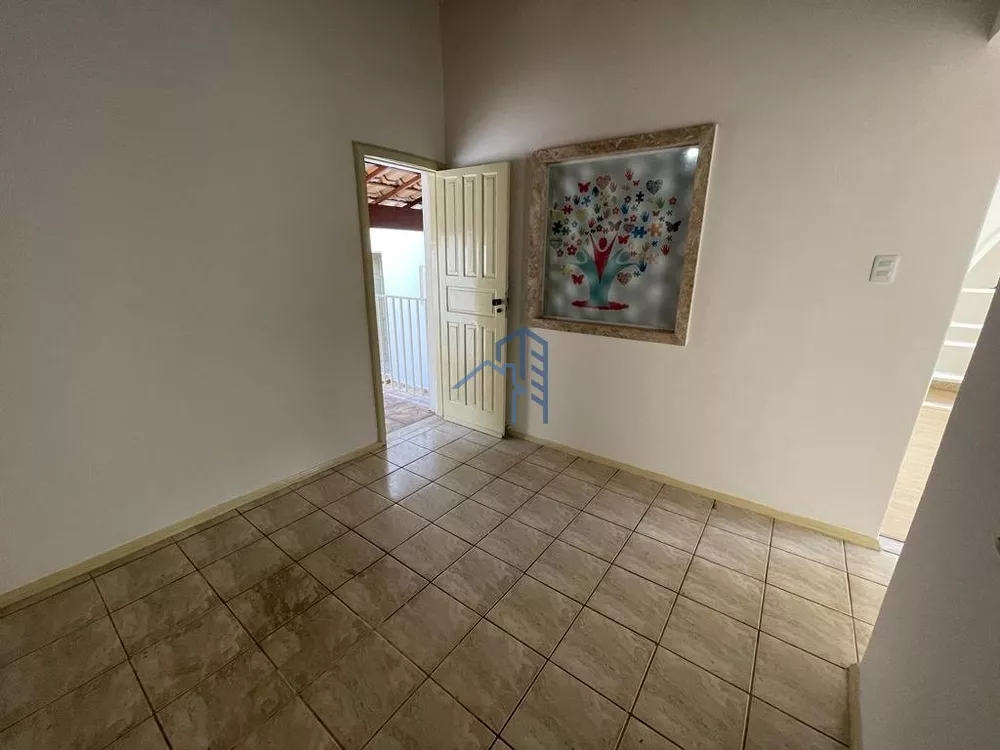 Casa, 3 quartos, 200 m² - Foto 1