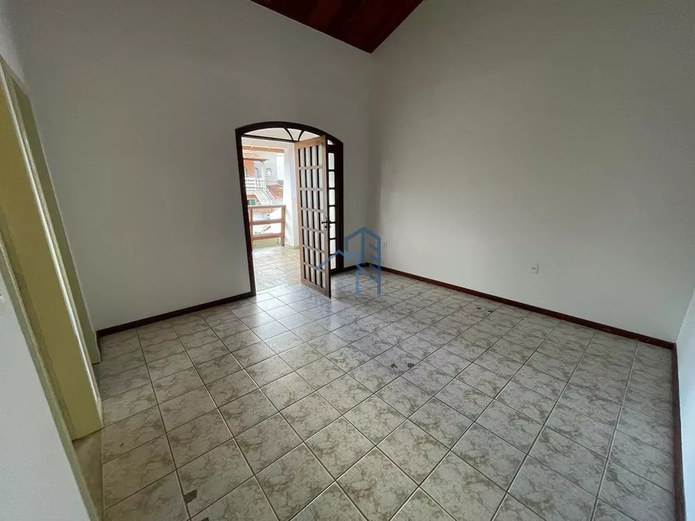 Casa, 3 quartos, 200 m² - Foto 3