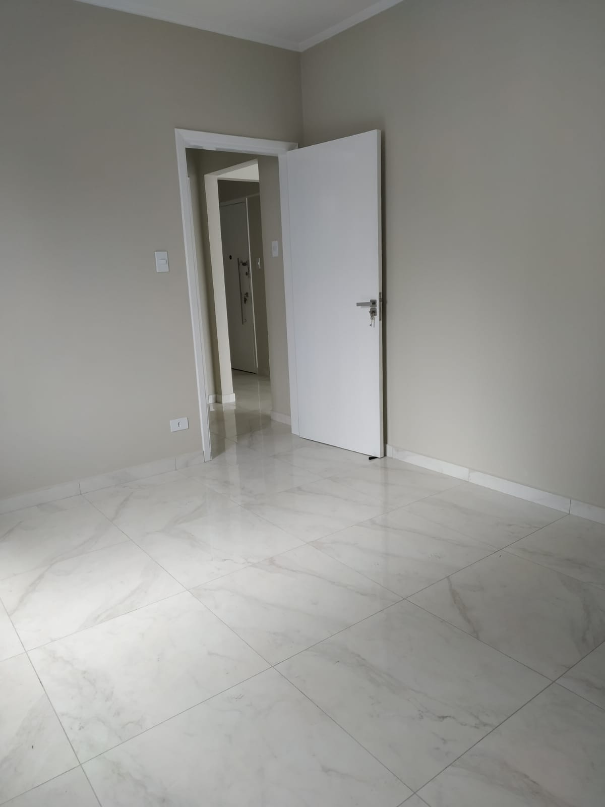 Apartamento à venda com 2 quartos, 104m² - Foto 3