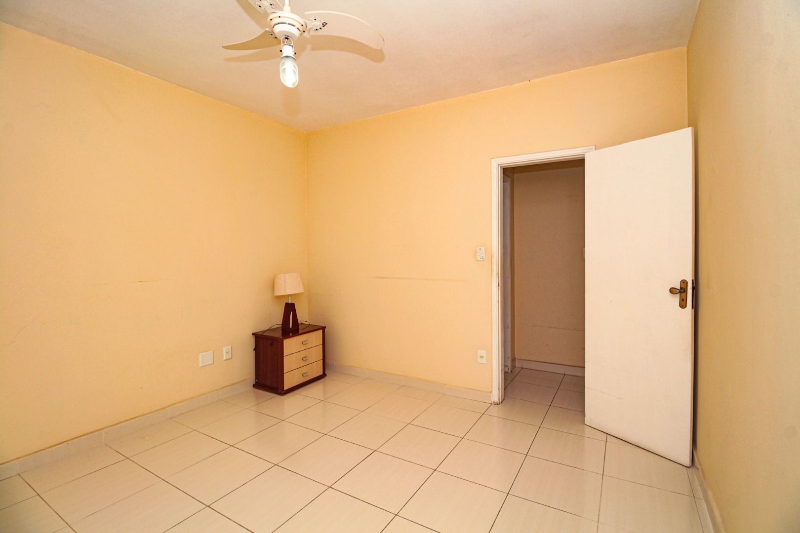 Apartamento à venda com 1 quarto, 63m² - Foto 2