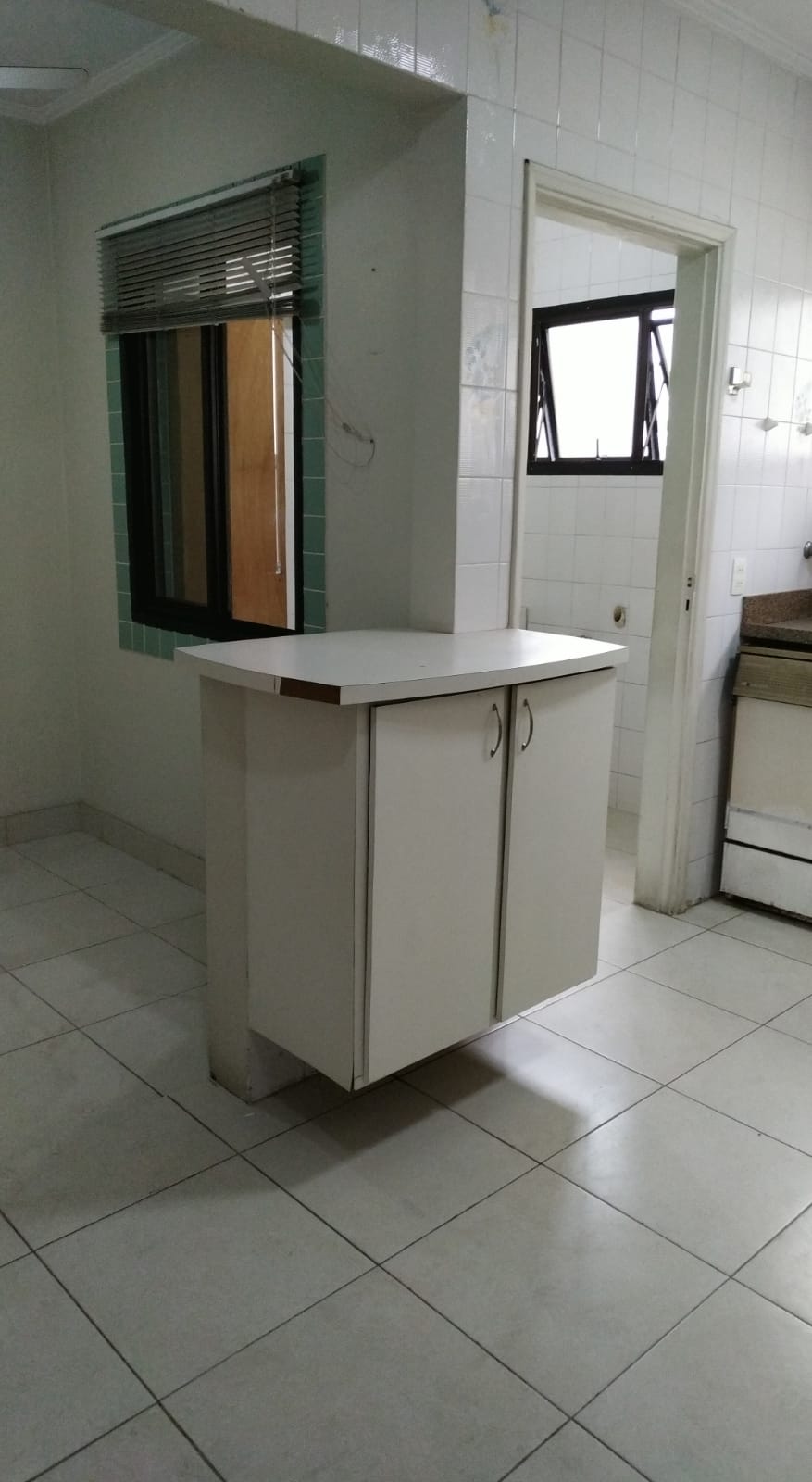 Apartamento à venda com 3 quartos, 150m² - Foto 3