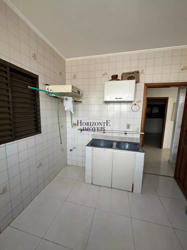 Sobrado, 3 quartos, 434 m² - Foto 2