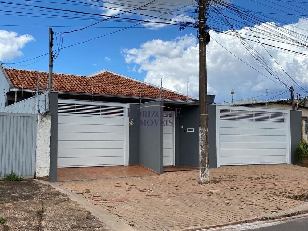 Casa, 3 quartos, 224 m² - Foto 1
