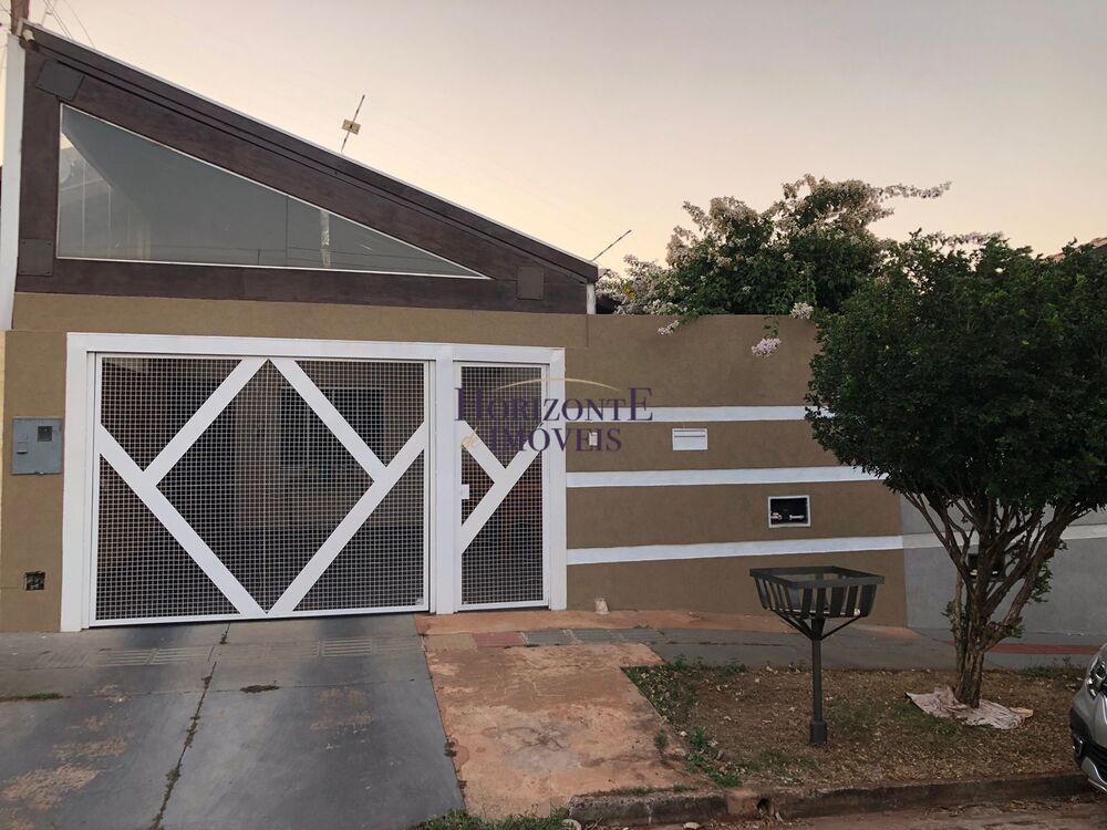 Casa à venda com 2 quartos, 90m² - Foto 1