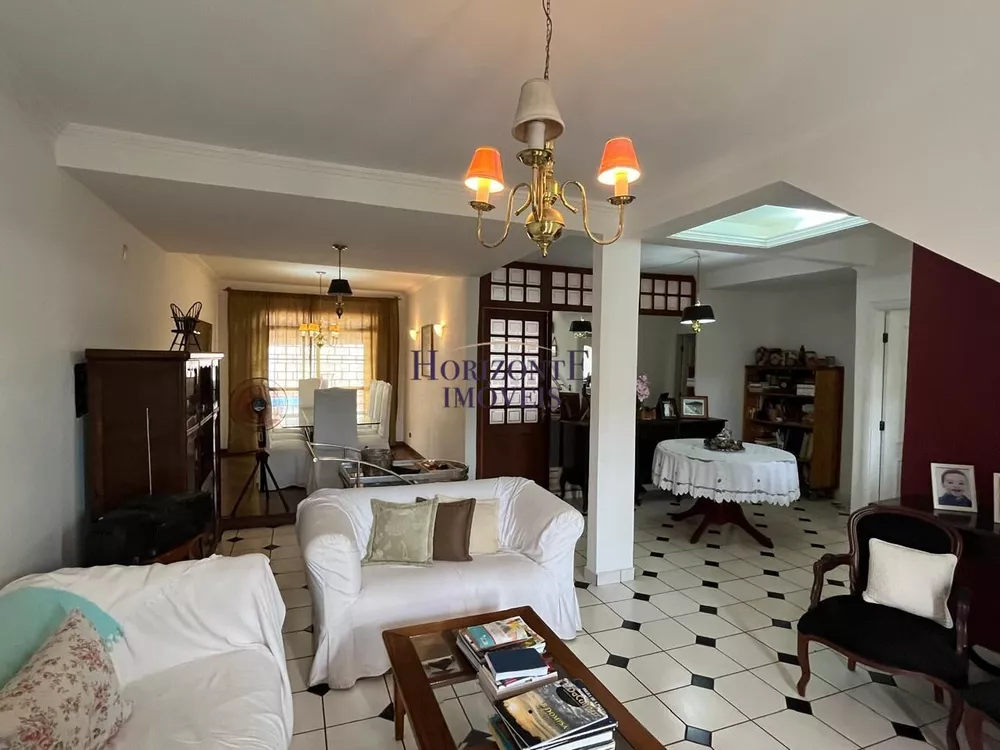 Sobrado, 3 quartos, 350 m² - Foto 1