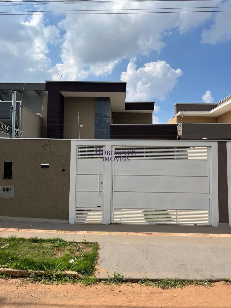 Casa à venda com 3 quartos, 116m² - Foto 1