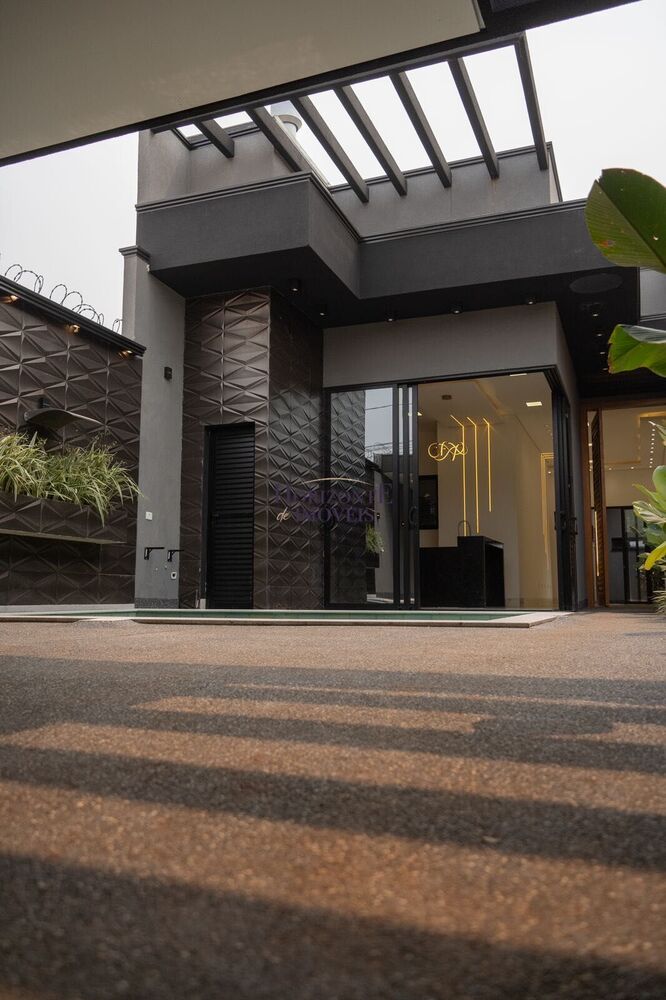 Casa à venda com 3 quartos, 166m² - Foto 1
