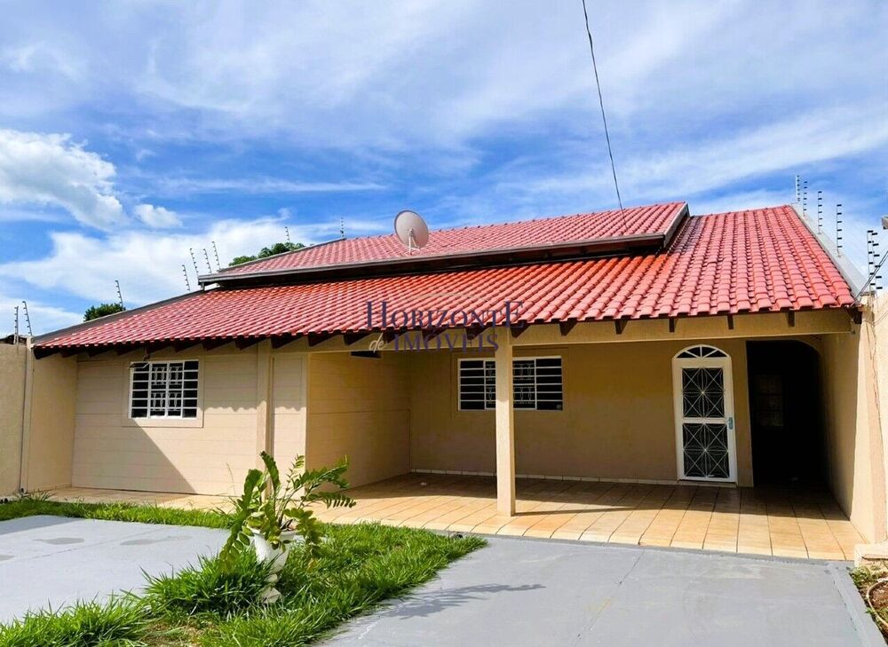 Casa à venda com 3 quartos, 227m² - Foto 1