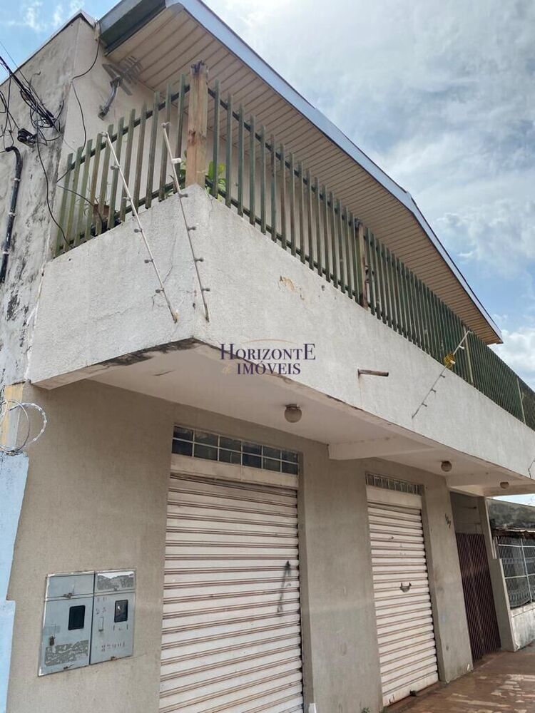 Sobrado à venda com 3 quartos, 266m² - Foto 1