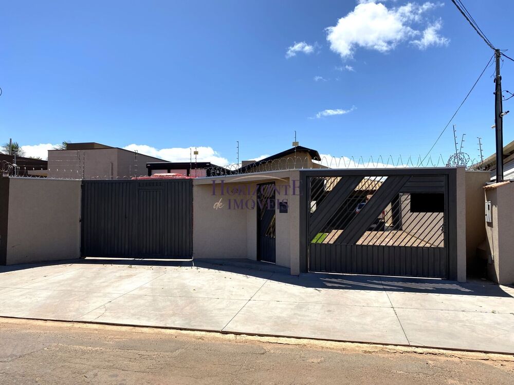 Casa, 2 quartos, 248 m² - Foto 1