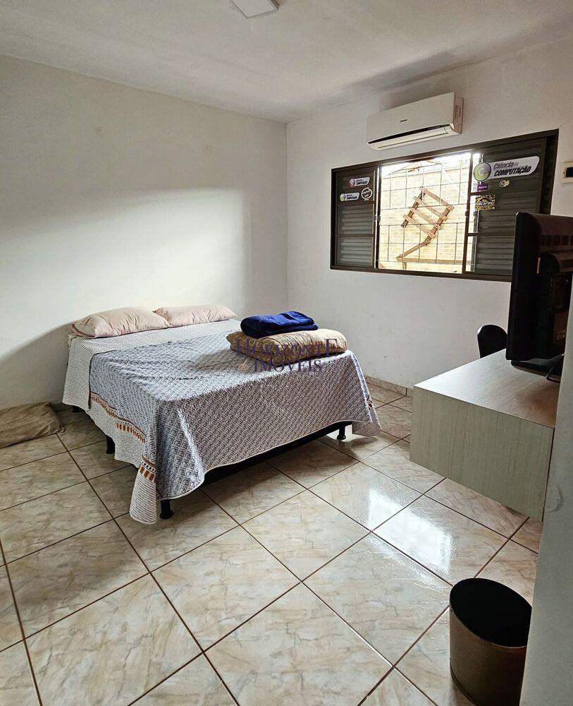 Casa à venda com 3 quartos, 310m² - Foto 9
