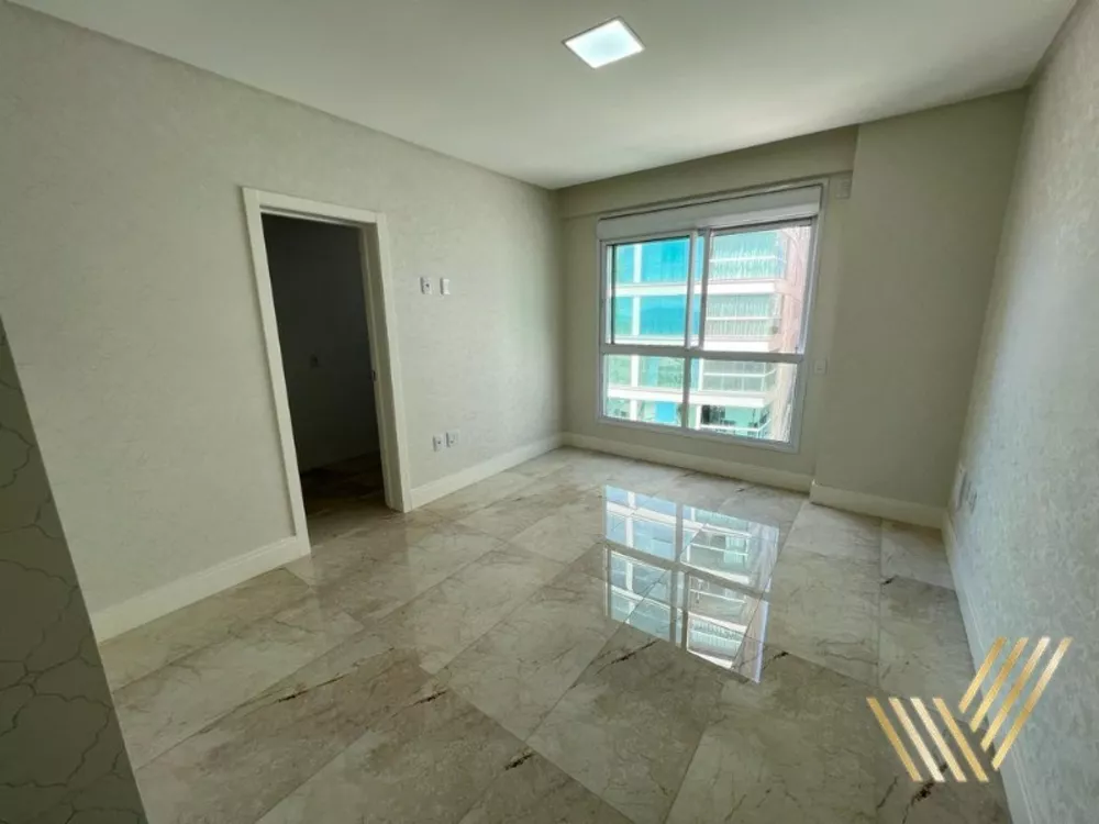 Apartamento à venda com 3 quartos, 220m² - Foto 7