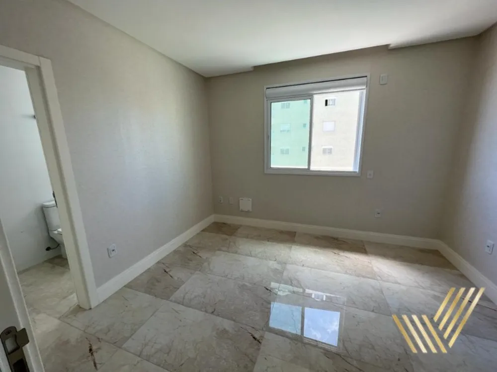 Apartamento, 3 quartos, 220 m² - Foto 2