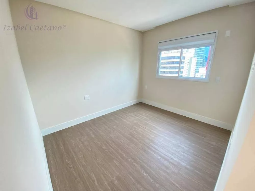 Apartamento à venda com 4 quartos, 156m² - Foto 11