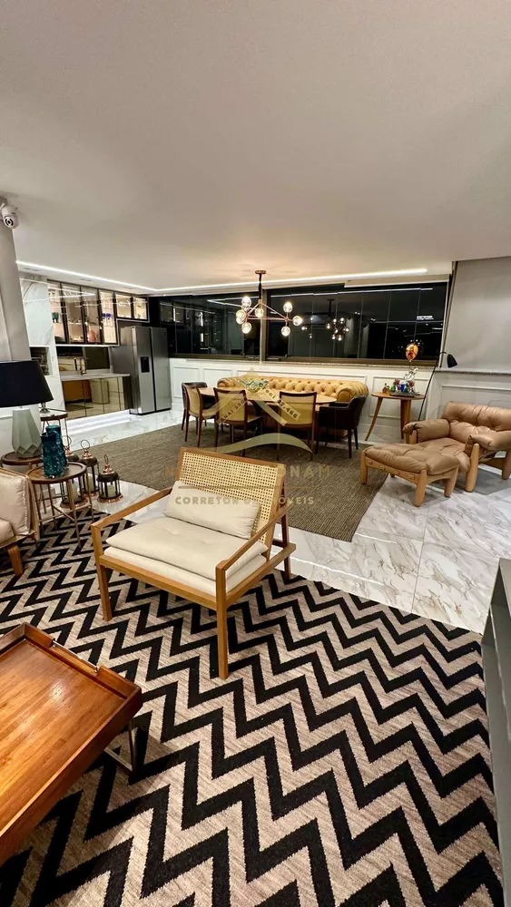 Cobertura, 3 quartos, 221 m² - Foto 3