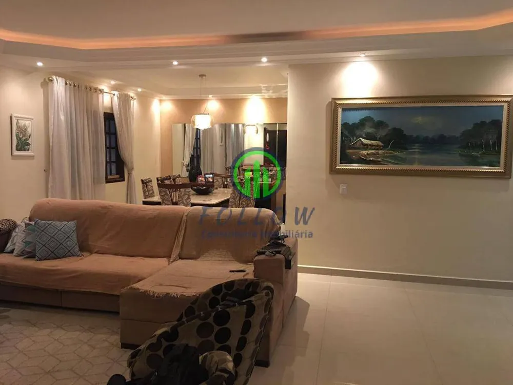 Casa, 3 quartos, 200 m² - Foto 1