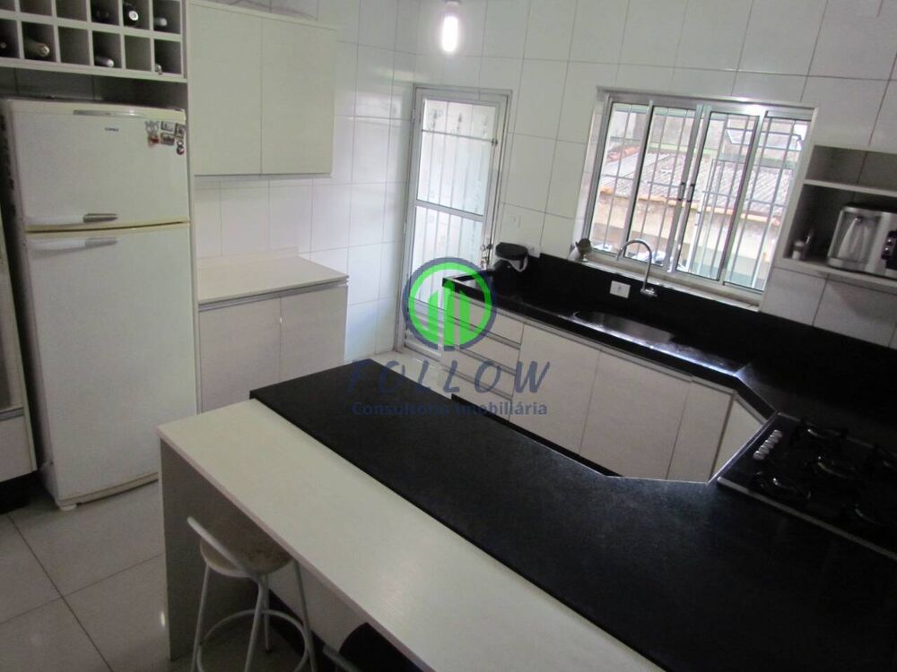 Sobrado à venda com 2 quartos, 200m² - Foto 6