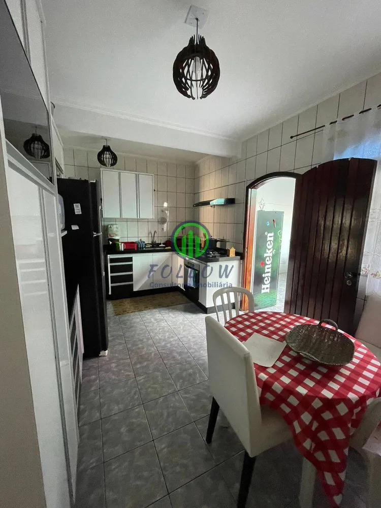 Casa, 4 quartos, 196 m² - Foto 2