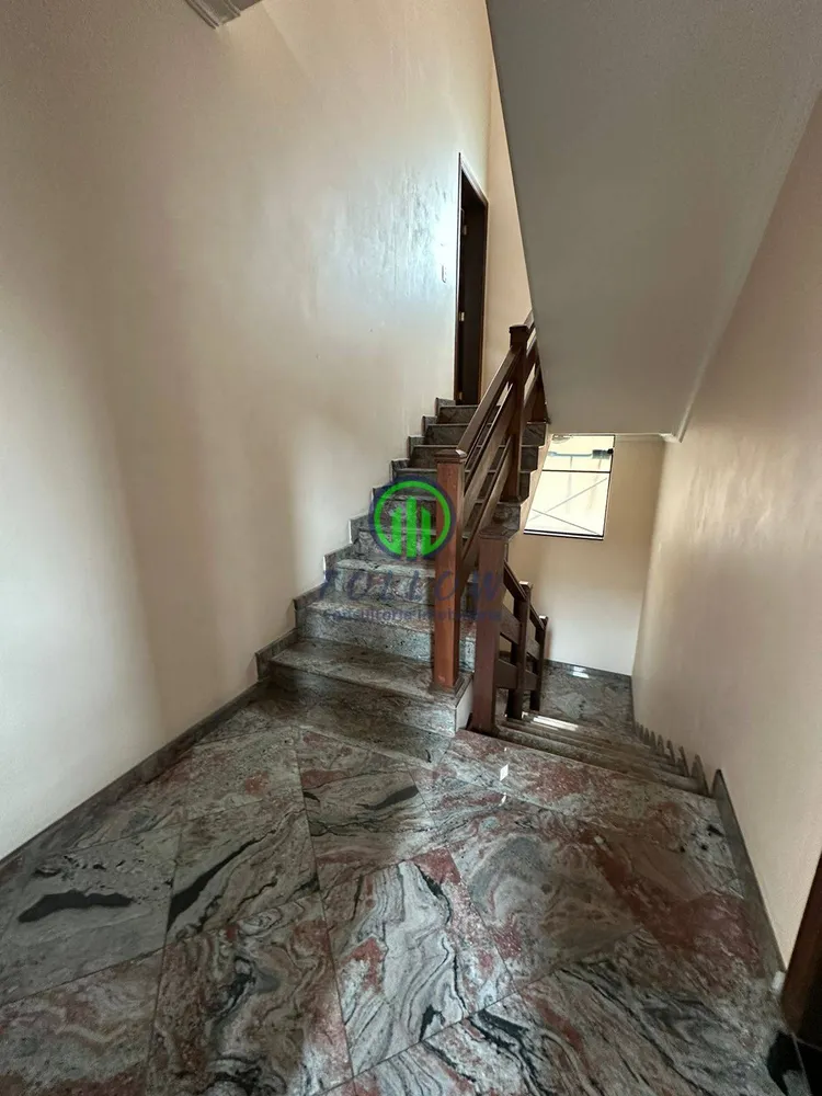 Sobrado, 4 quartos, 373 m² - Foto 1