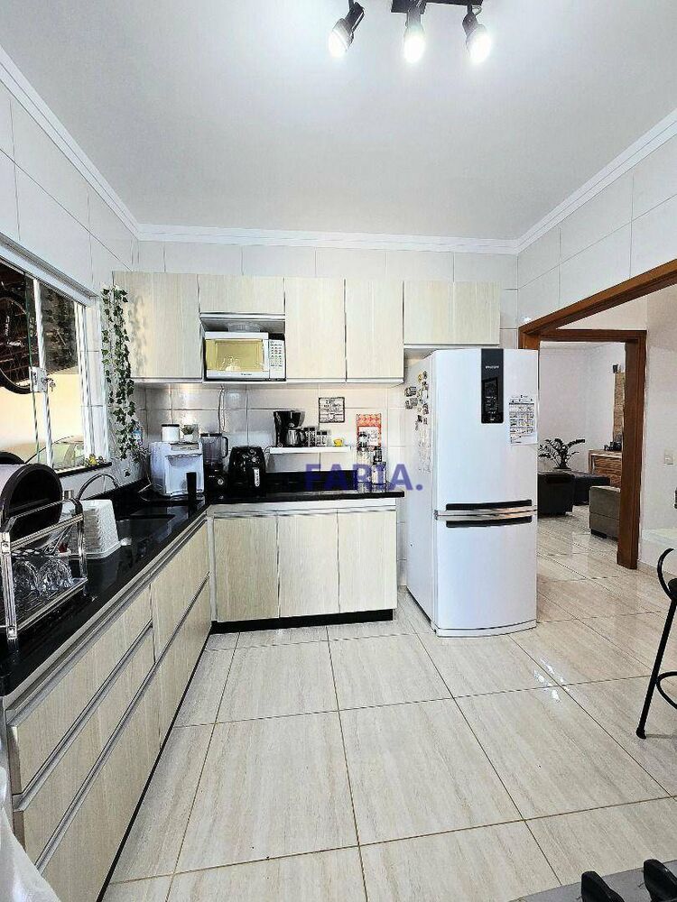 Casa, 3 quartos, 168 m² - Foto 4