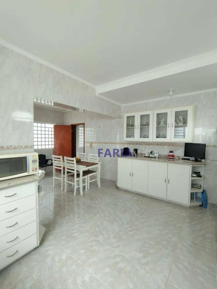 Casa, 3 quartos, 269 m² - Foto 3