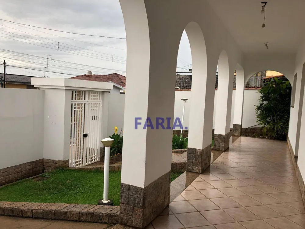Casa, 4 quartos, 269 m² - Foto 1
