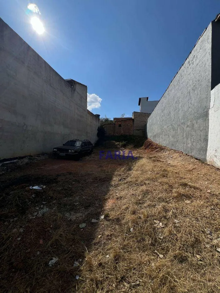 Terreno, 240 m² - Foto 1