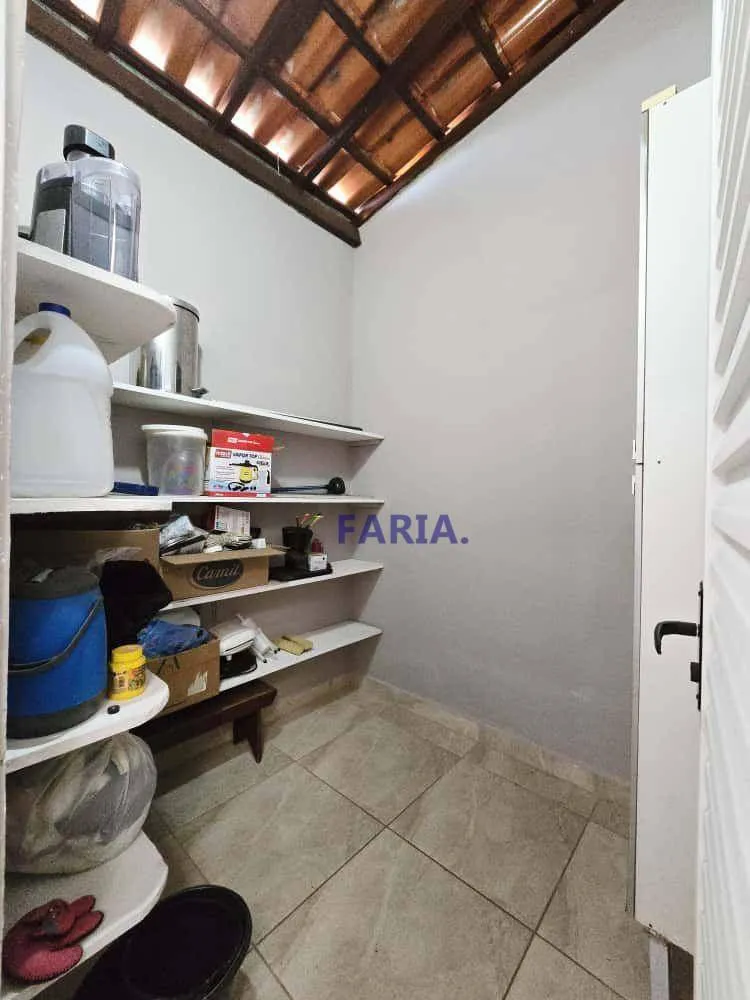 Casa, 3 quartos, 240 m² - Foto 2