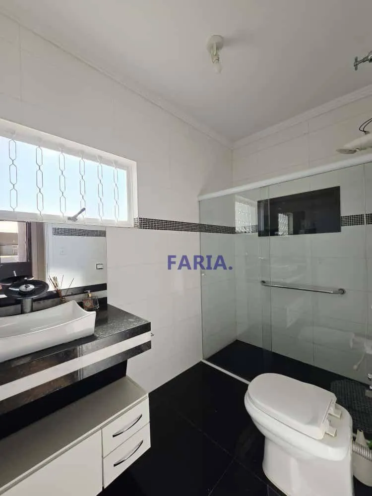 Casa, 3 quartos, 240 m² - Foto 11