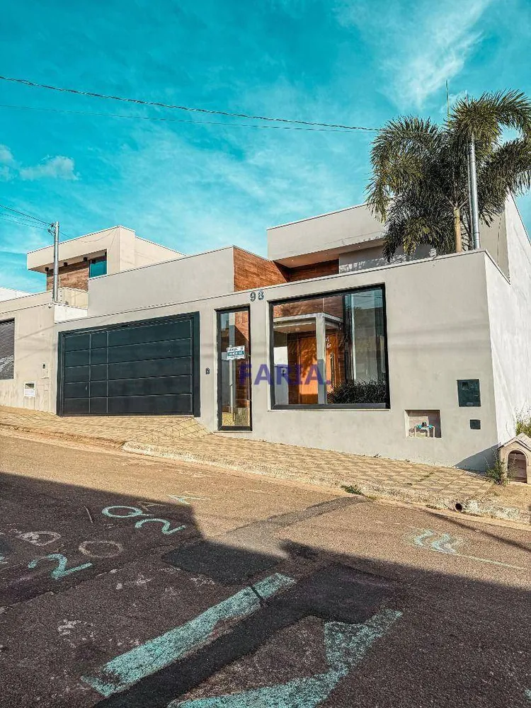 Casa, 3 quartos, 151 m² - Foto 1