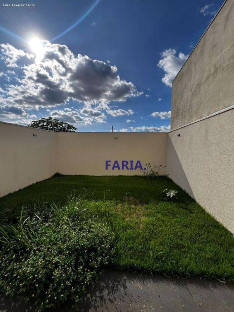 Casa à venda com 2 quartos, 145m² - Foto 4